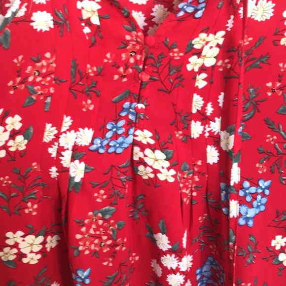 Flowery red top - Picture 4 of 5